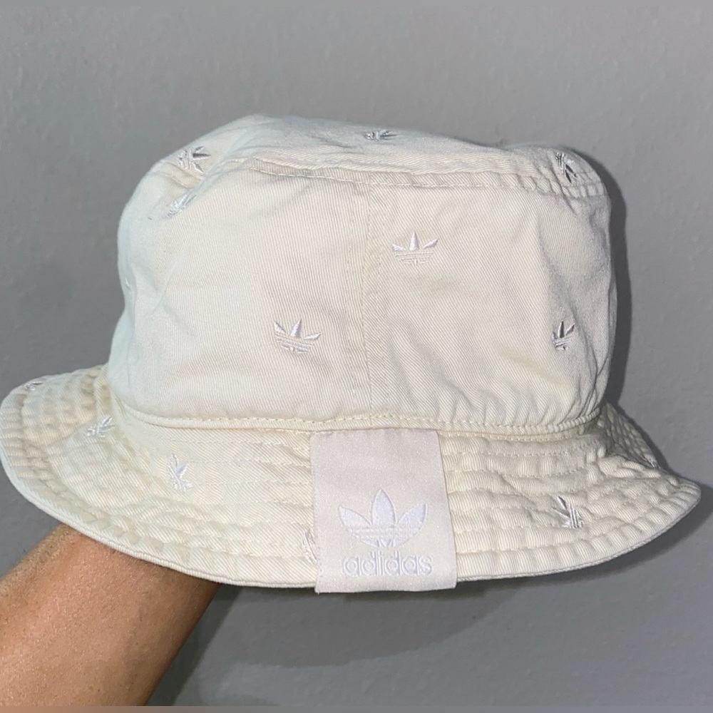 ADIDAS ORIGINALS 100% COTTON TAN ALL OVER PRINT BUCKET HAT